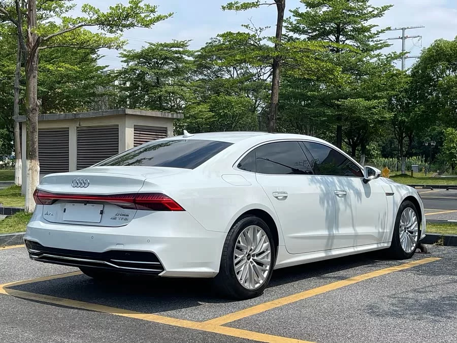 Audi A7L
