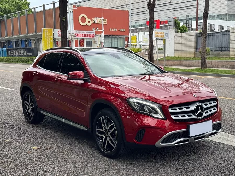 Mercedes Benz GLA