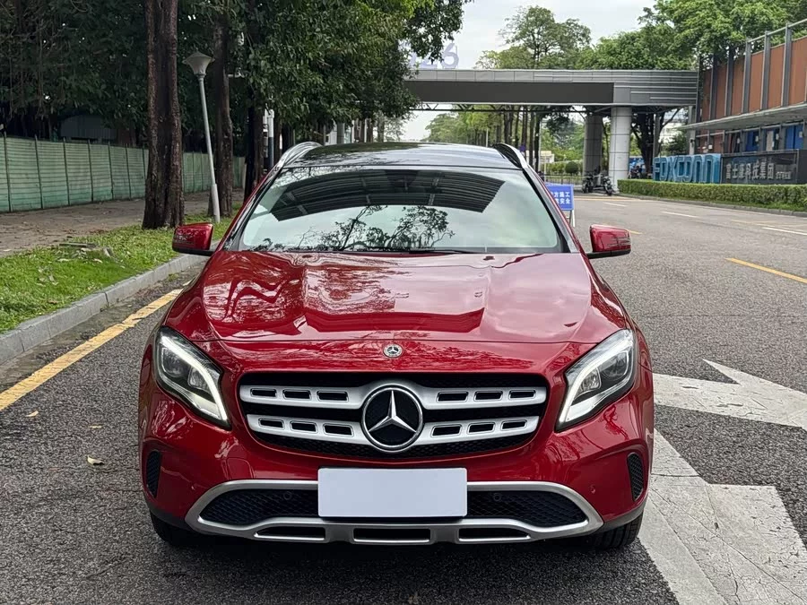 Mercedes Benz GLA