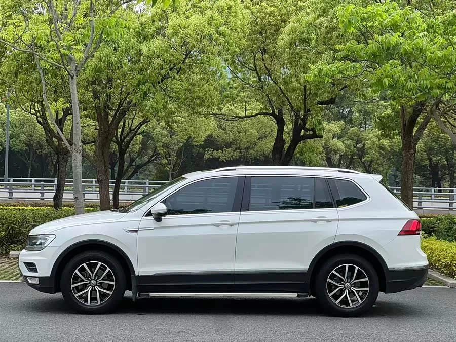 Volkswagen Tiguan L