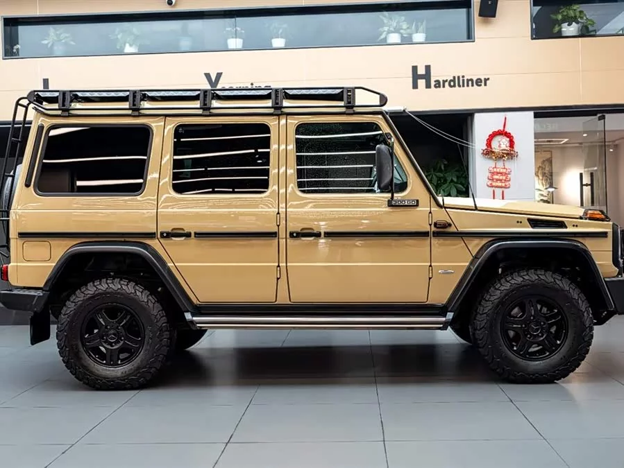 Mercedes Benz G-rated