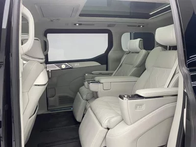 Volvo EM90