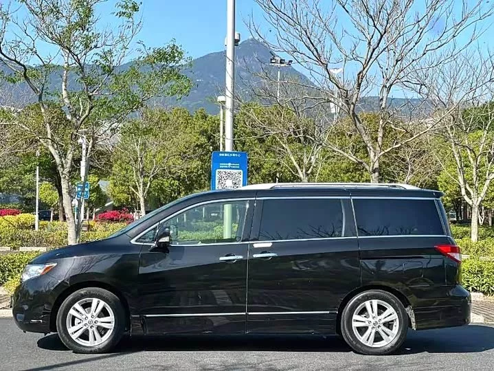 Nissan nobleman