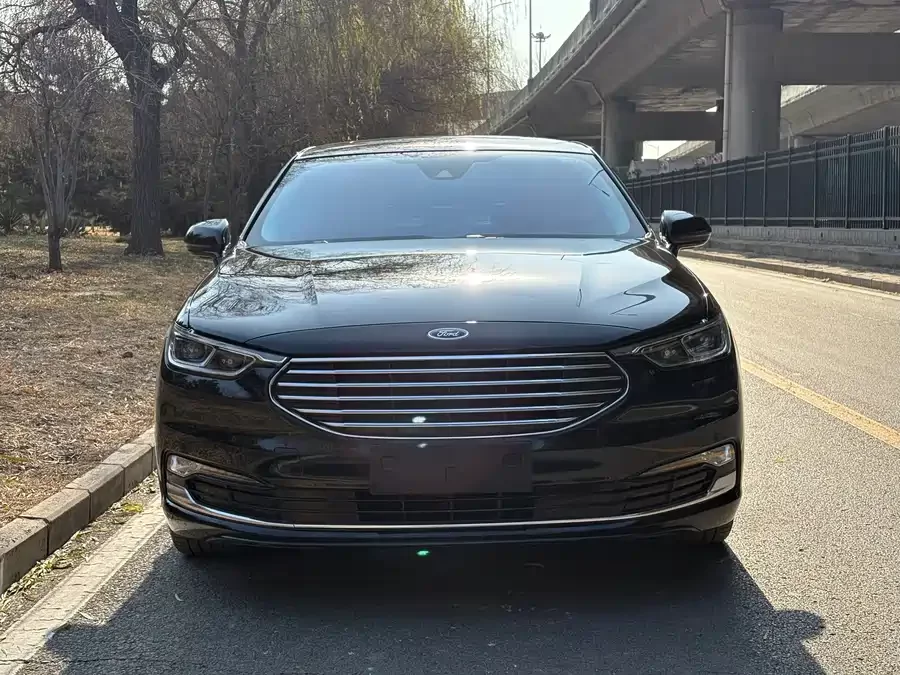 Ford Taurus