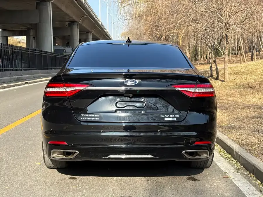Ford Taurus