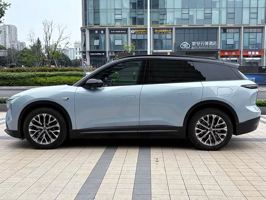 NIO ES6