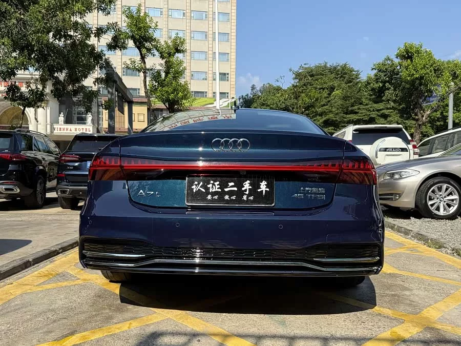 Audi A7L