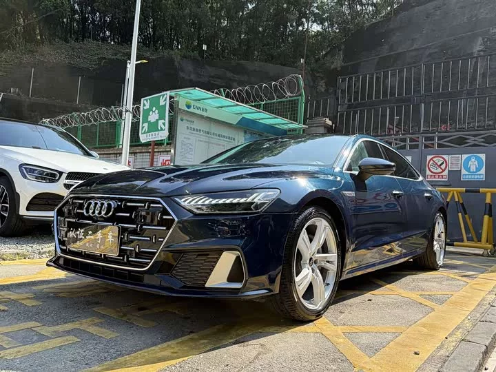 Audi A7L