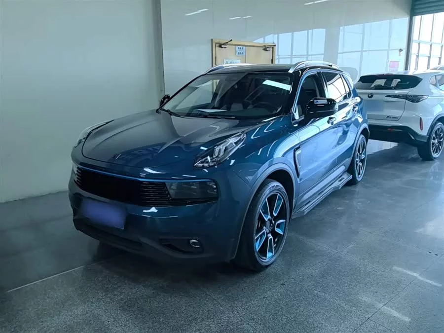 Lynk & Co 01