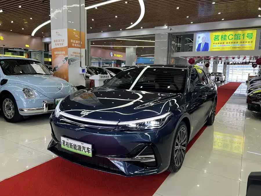 Geely Galaxy A7 EM