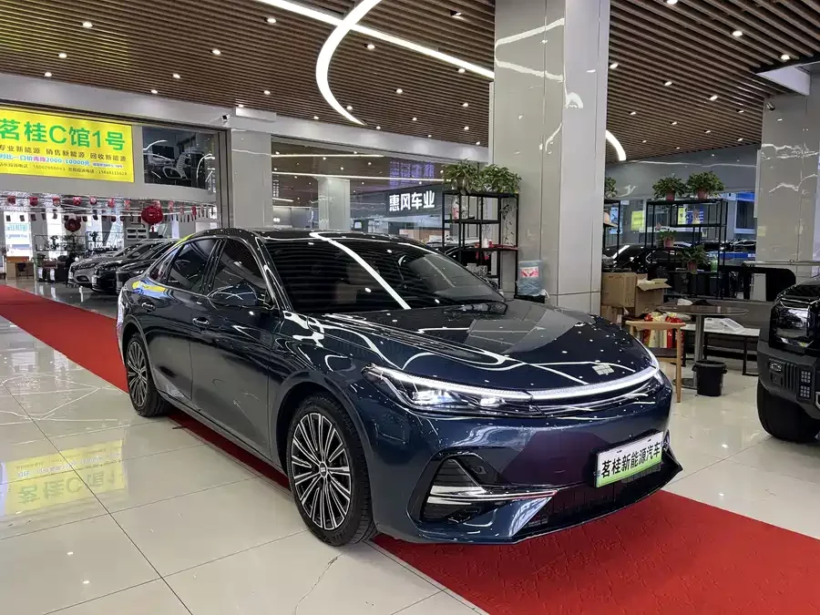 Geely Galaxy A7 EM