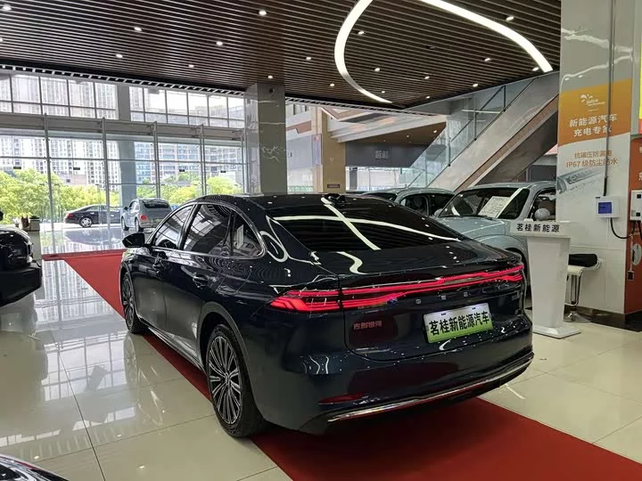 Geely Galaxy A7 EM