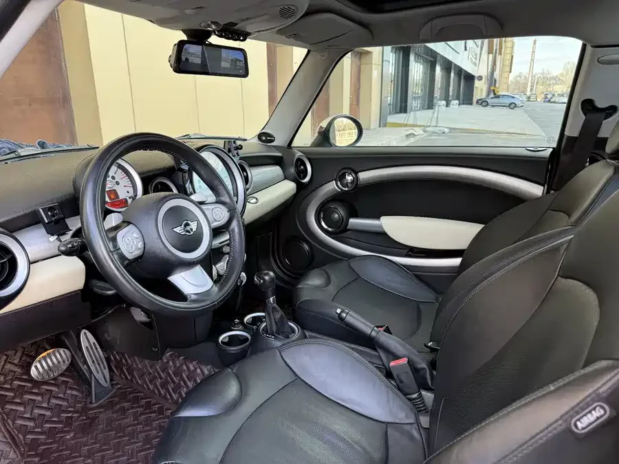 MINI CLUBMAN