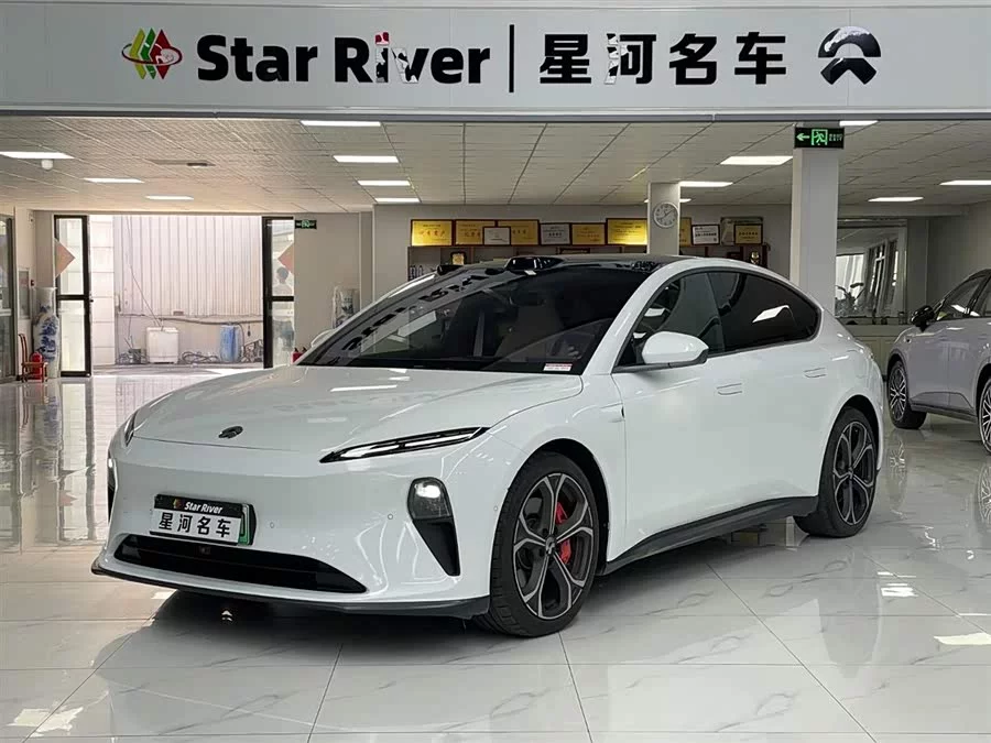 NIO ET5