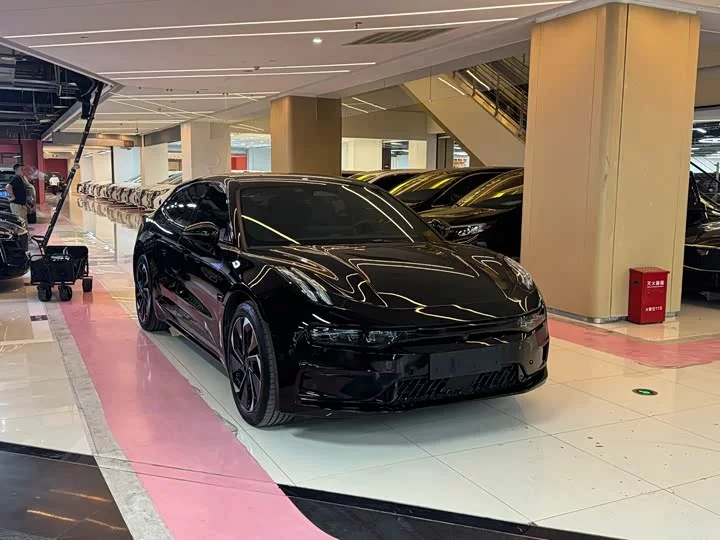 ZEEKR 001