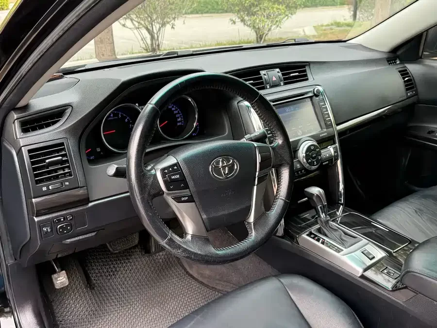 Toyota Reiz