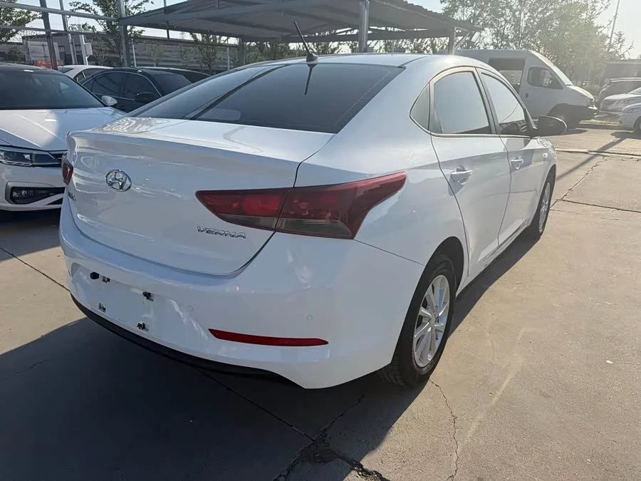 Hyundai Elantra / Celesta
