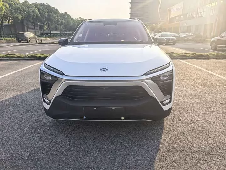 NIO ES8