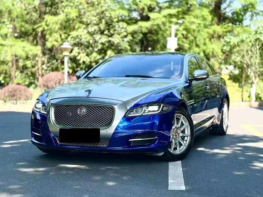 Jaguar XJ