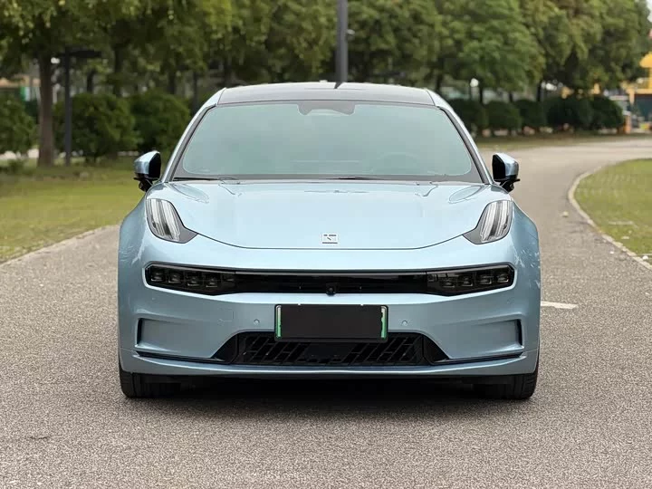 ZEEKR 001