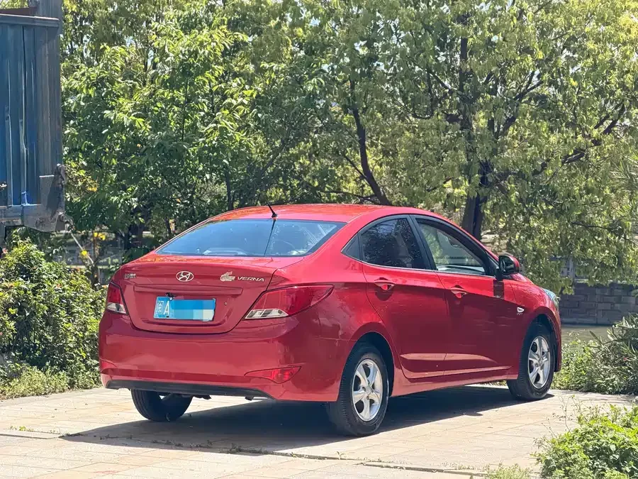 Hyundai Rena