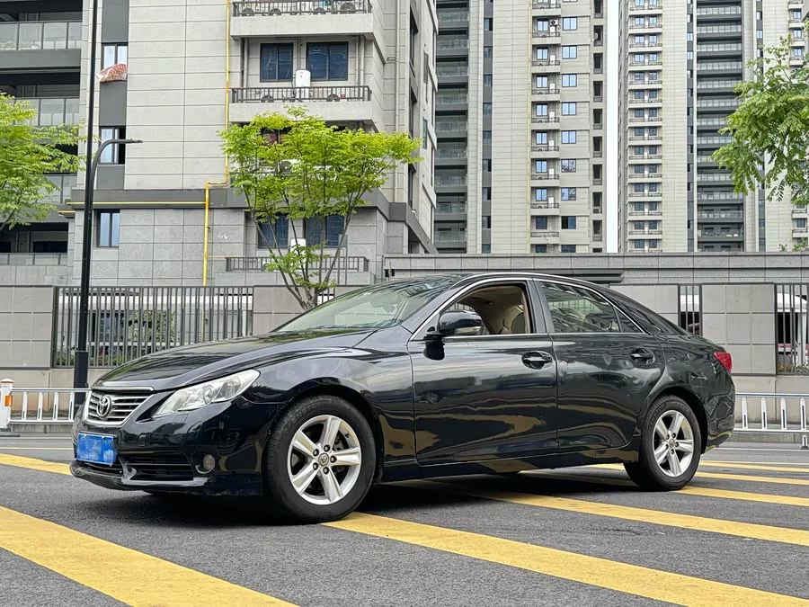 Toyota Reiz