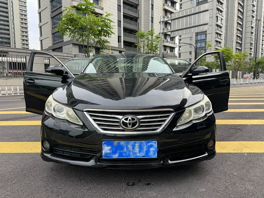 Toyota Reiz
