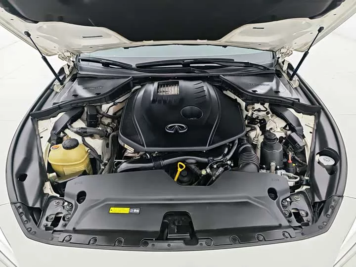 Infiniti Q50L