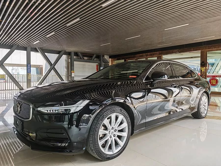 Volvo S90