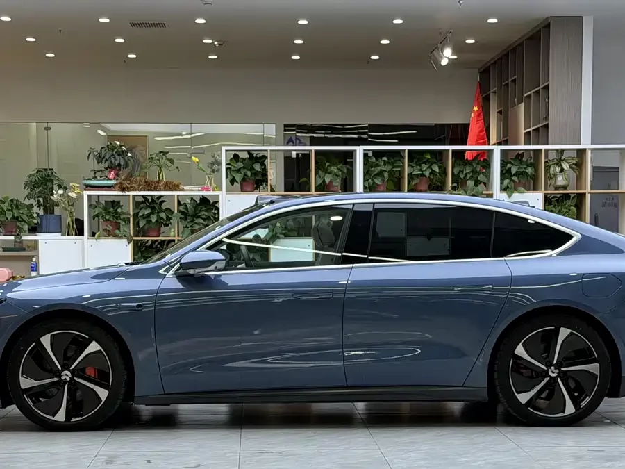 NIO ET7