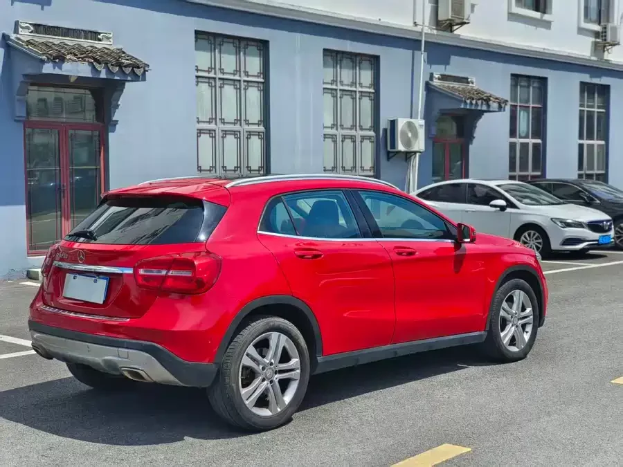 Mercedes-Benz GLA