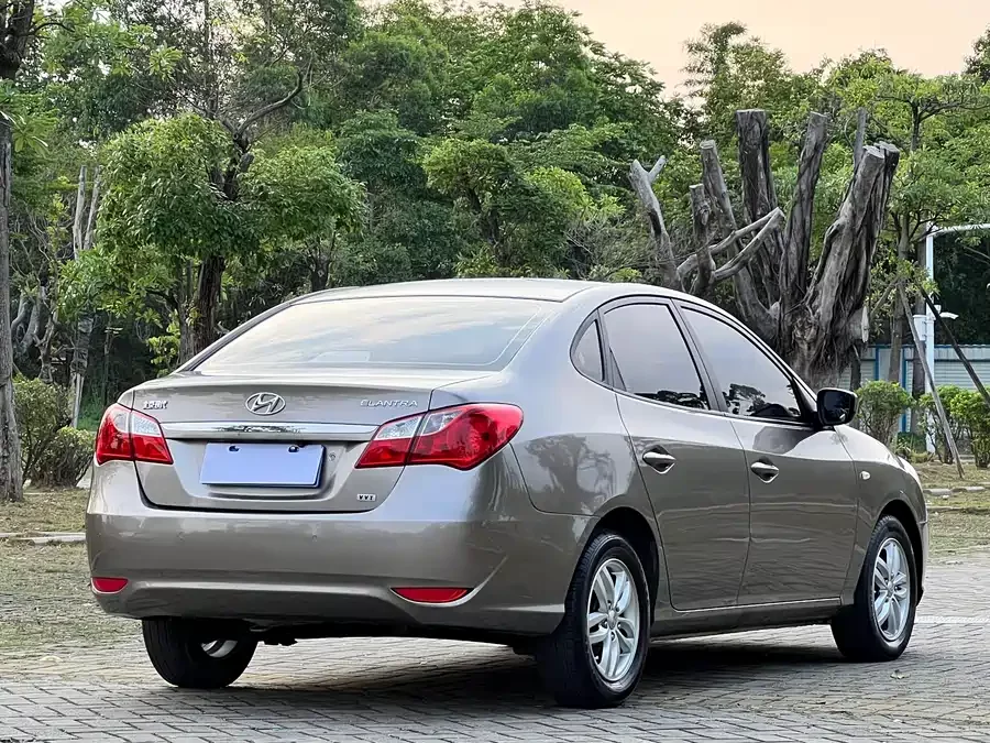 Hyundai Elantra / Celesta