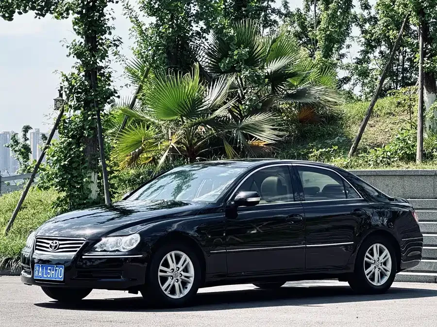 Toyota Reiz