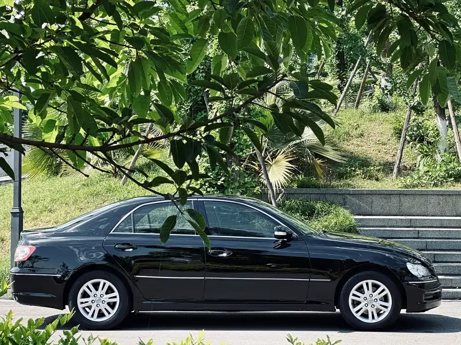 Toyota Reiz
