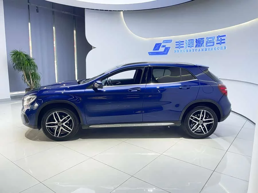 Mercedes Benz GLA