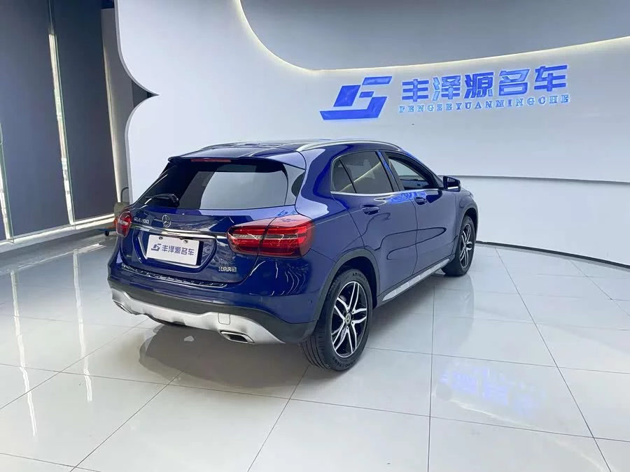 Mercedes Benz GLA