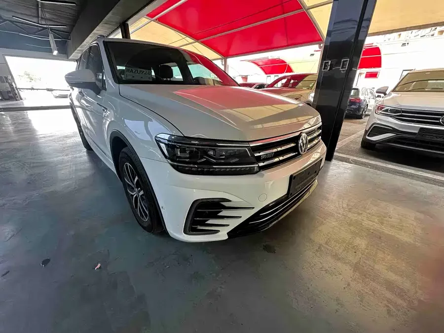 Volkswagen Tiguan L plug-in hybrid