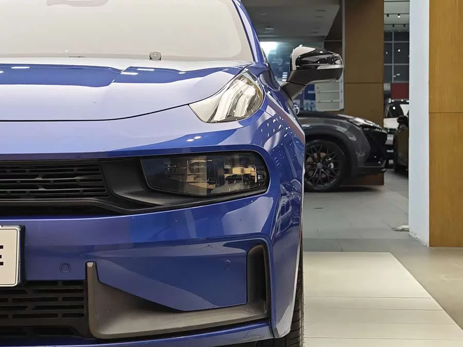 Lynk & Co 03