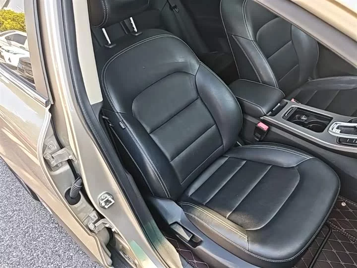 Geely Emgrand GS