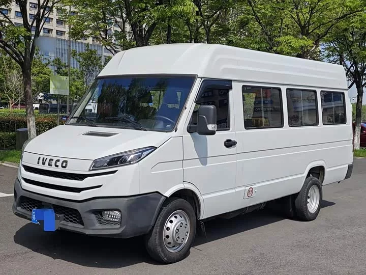 Iveco proud