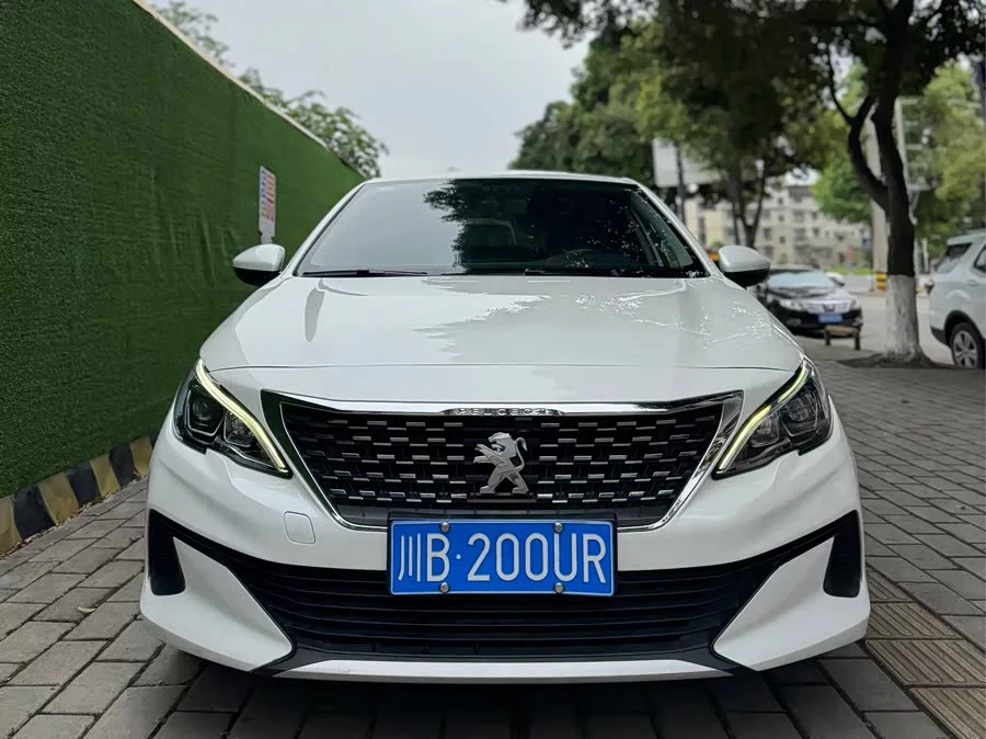 Peugeot 408