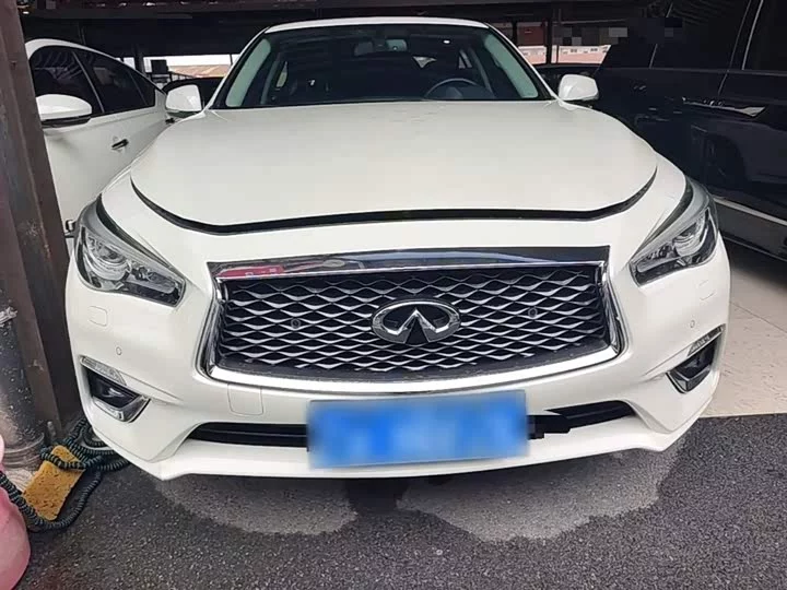 Infiniti Q50L