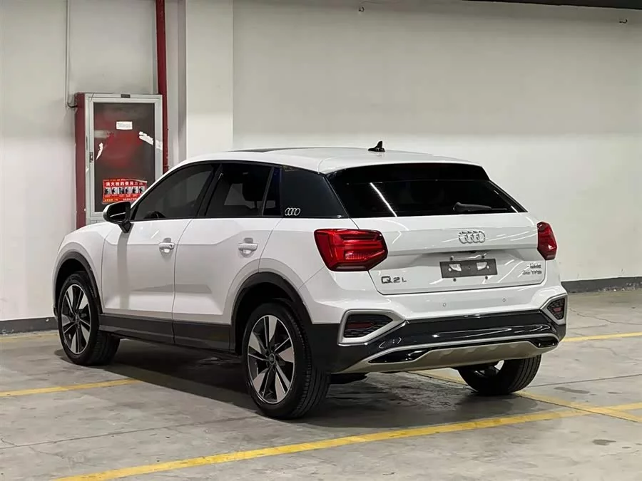 Audi Q2L