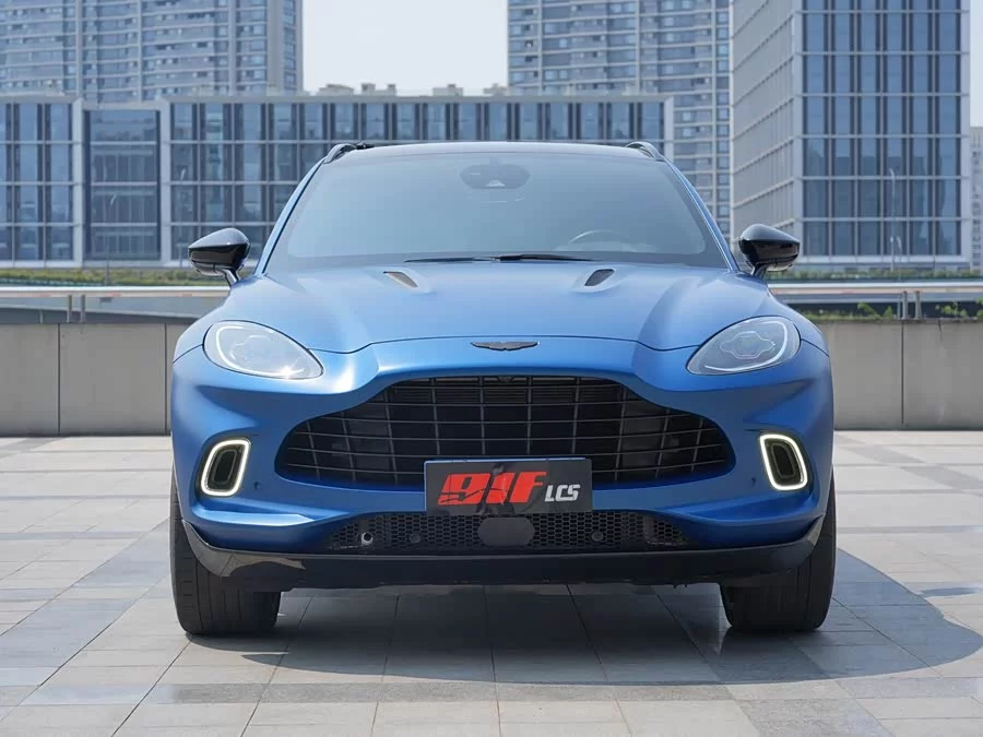 Aston Martin DBX