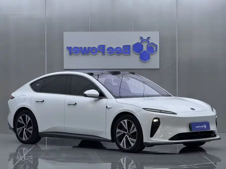 NIO ET5