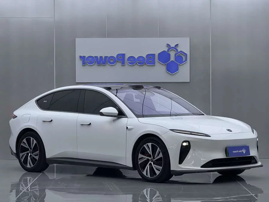 NIO ET5