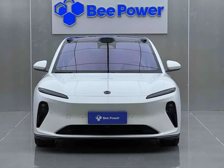 NIO ET5