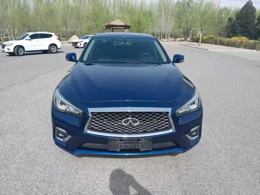 Infiniti Q50L