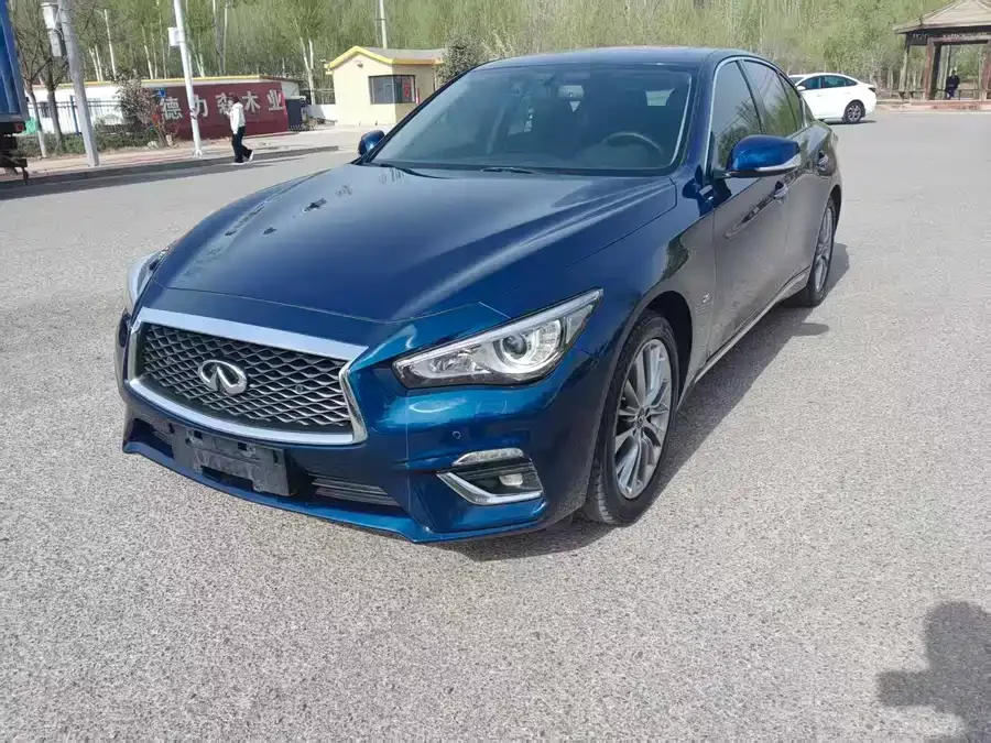 Infiniti Q50L