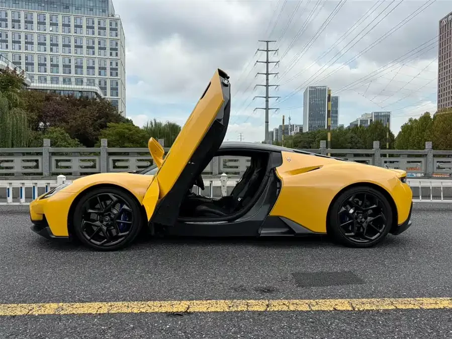 Maserati MC20